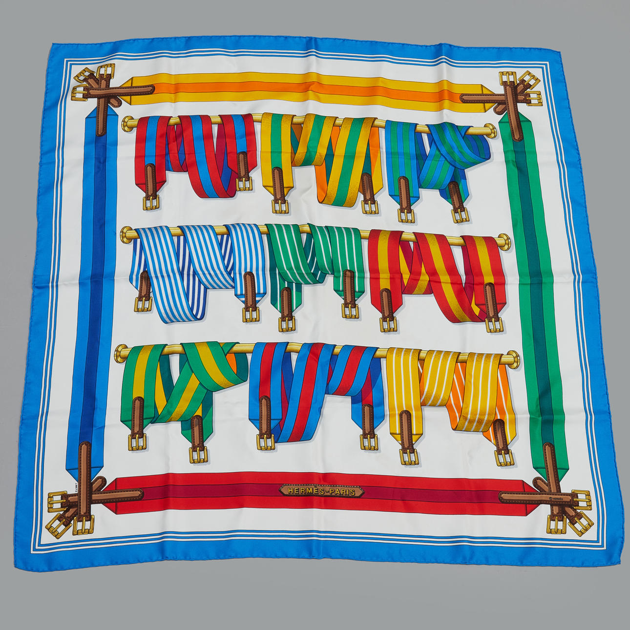 HERMÉS PARIS. Shawl, silk, 88 x 88 cm.