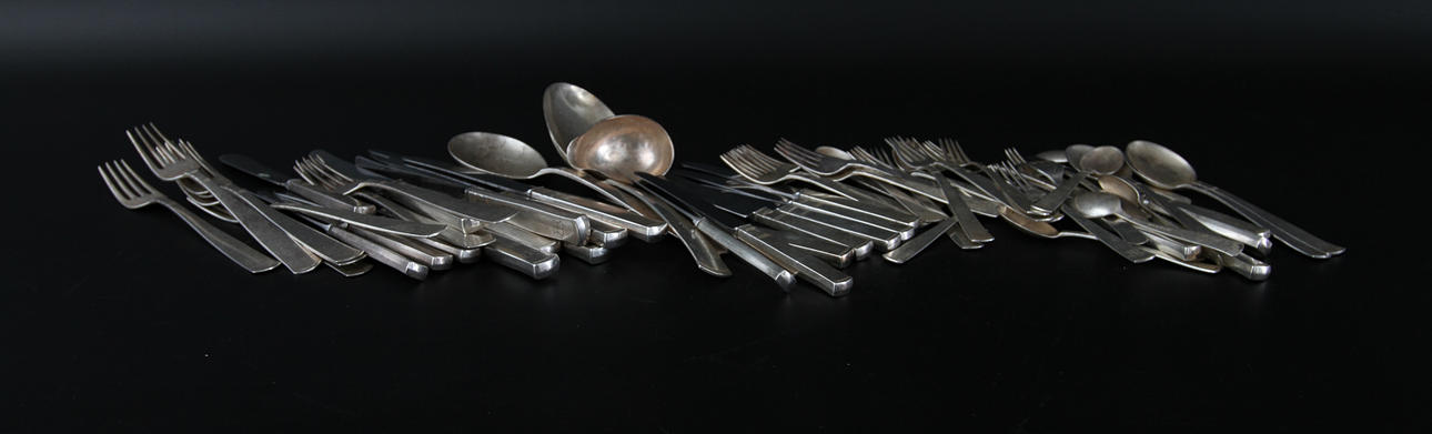 SILVERBESTICK. "Rosenholm", 65 delar, ca 2100 gram brutto.