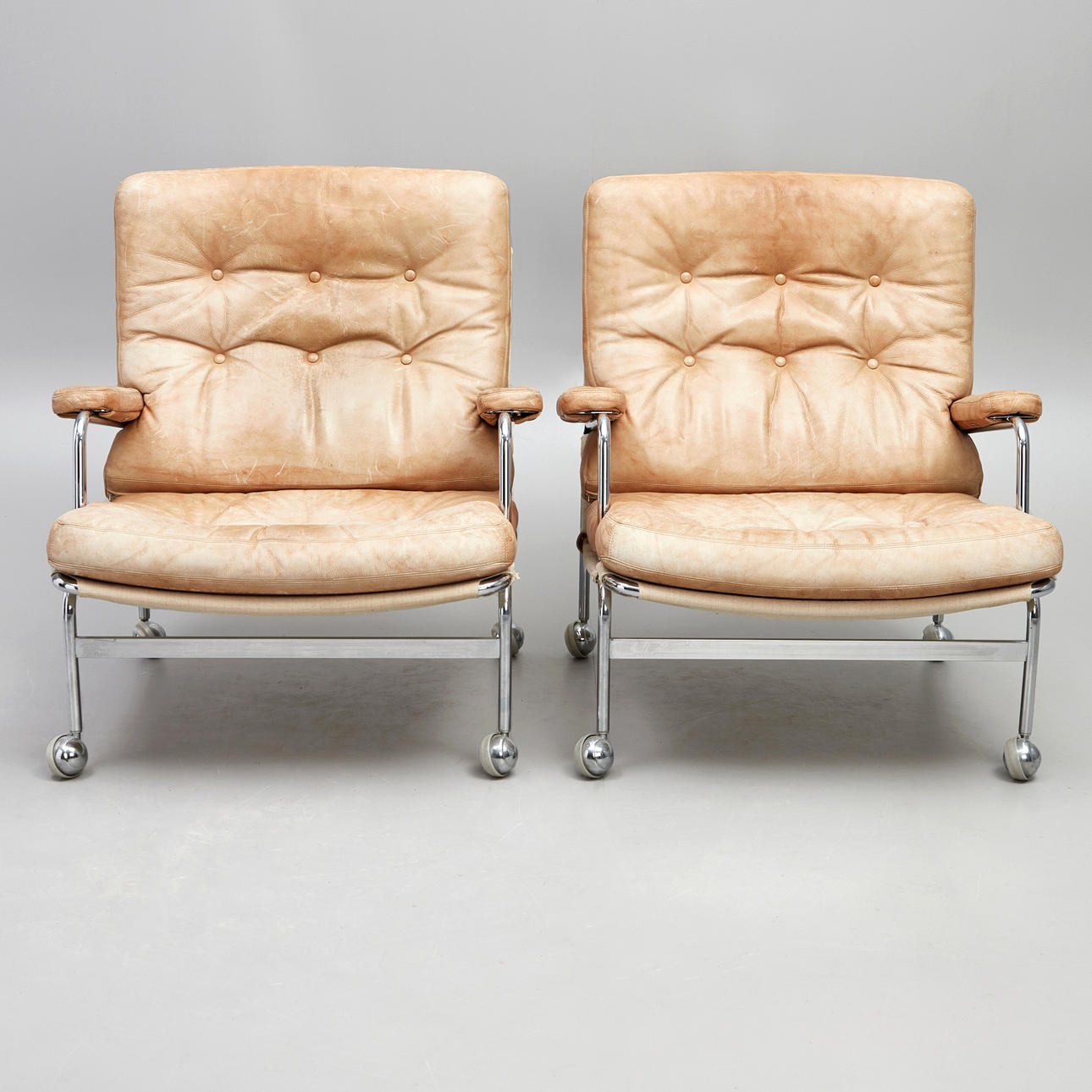 BRUNO MATHSSON. Fåtöljer, ett par, "Karin", DUX.