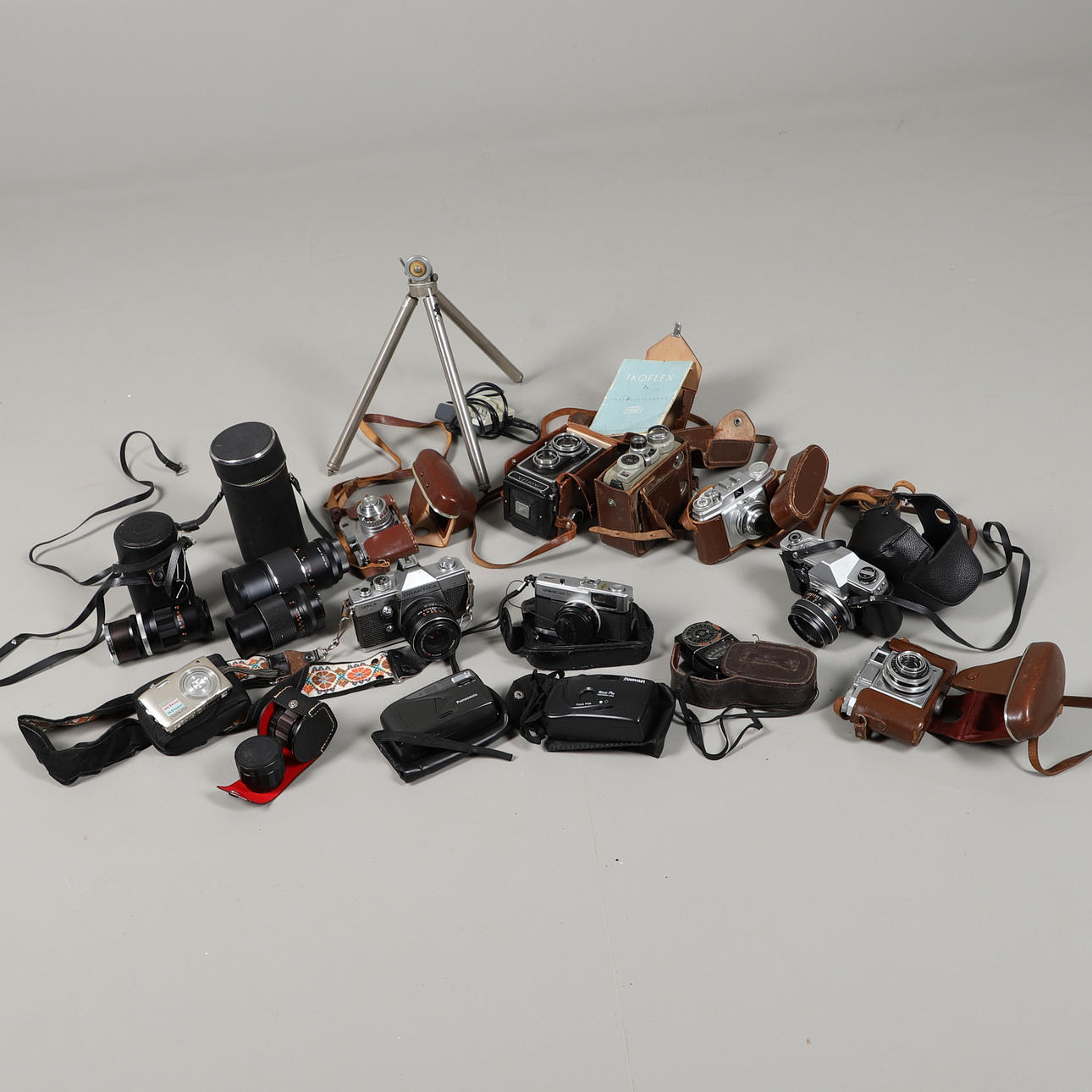 OLIKA KAMEROR OCH LINSER.