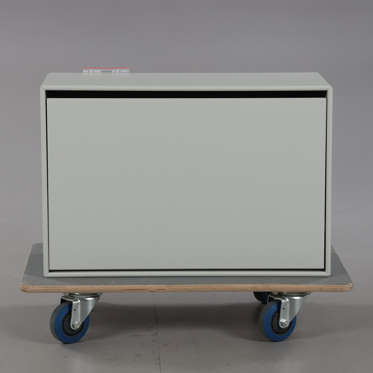 PETER J LASSEN, skohylla "Montana", samtida.