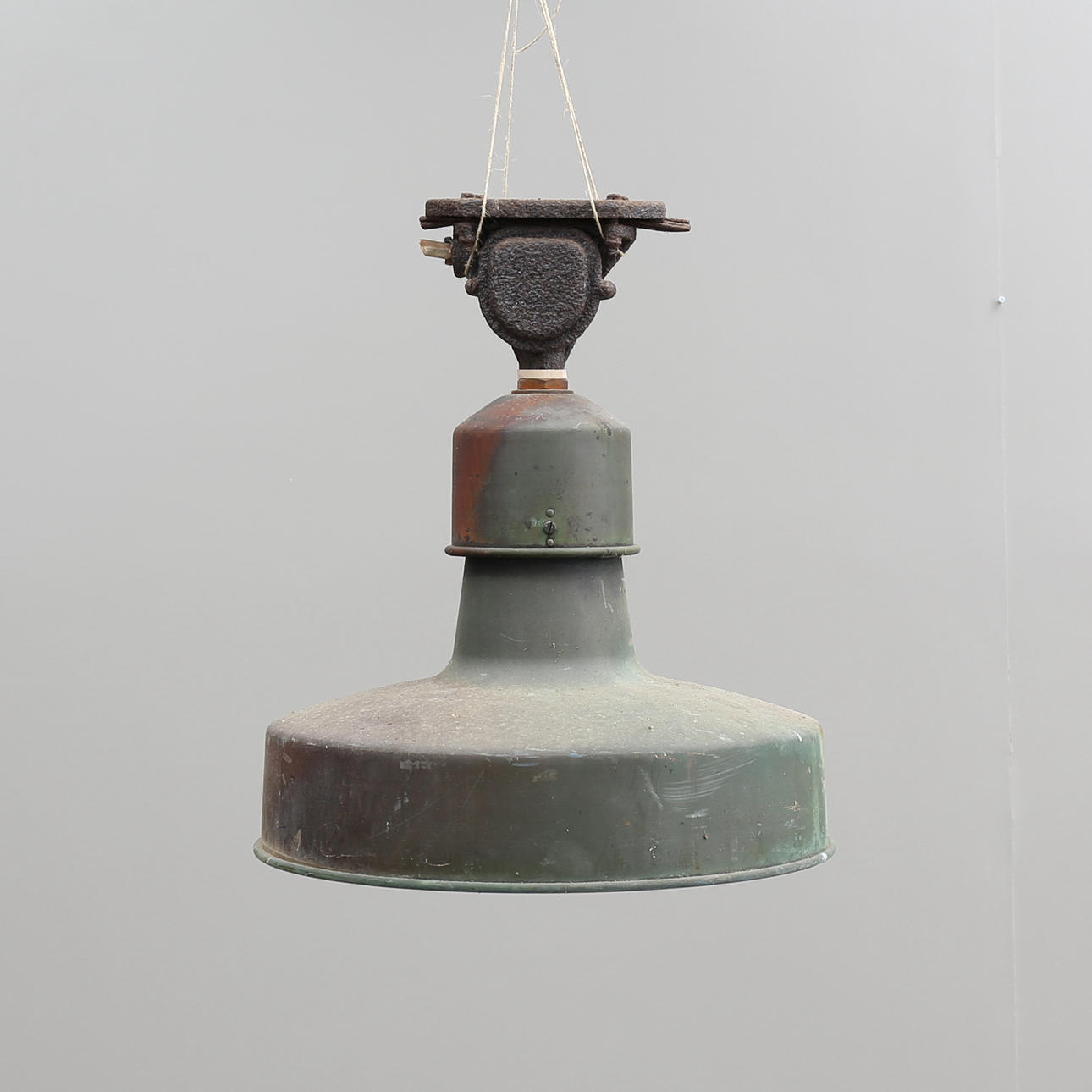 INDUSTRILAMPA, SJ, 1900-talets fösta hälft.