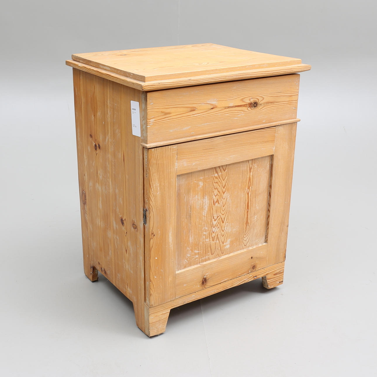 KOMMOD, tidigt 1900-tal.