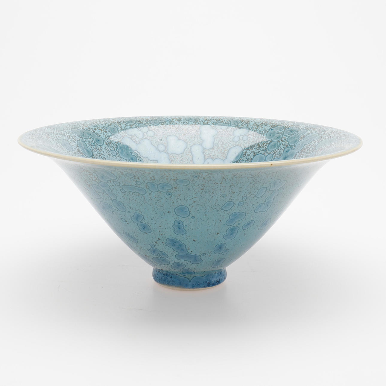 LASSE ÖSTMAN. KULO, SININEN KRISTALLILASITUS.