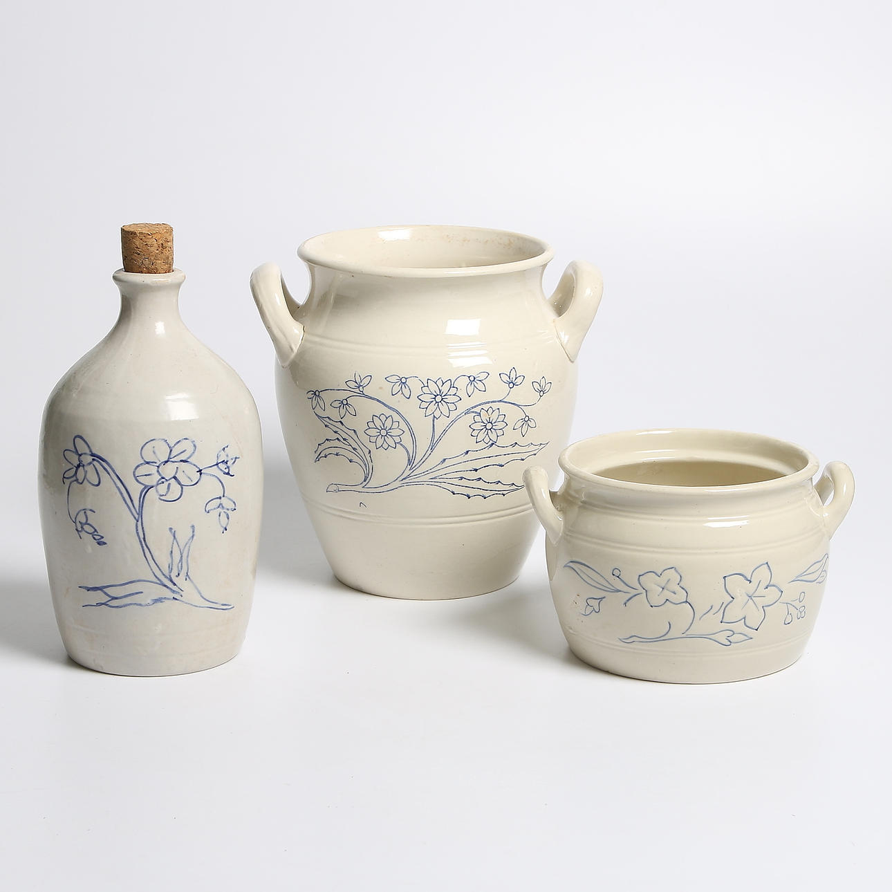 KRUS samt KRUKOR, 3 delar, flintgods, blå/vita, Gustafsberg samt Rörstrand ,18/1900-tal.