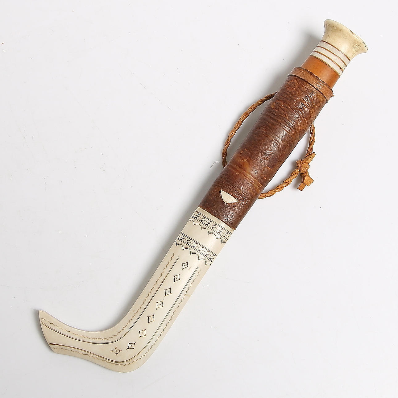 SAMEKNIV, horn och läder, Anders Sunna, 1900-talets mitt.