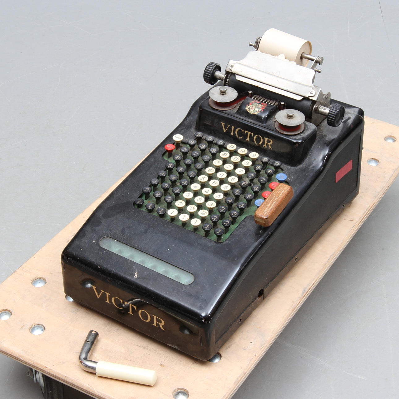 RÄKNEMASKIN, Victor, 1900-talets första hälft.