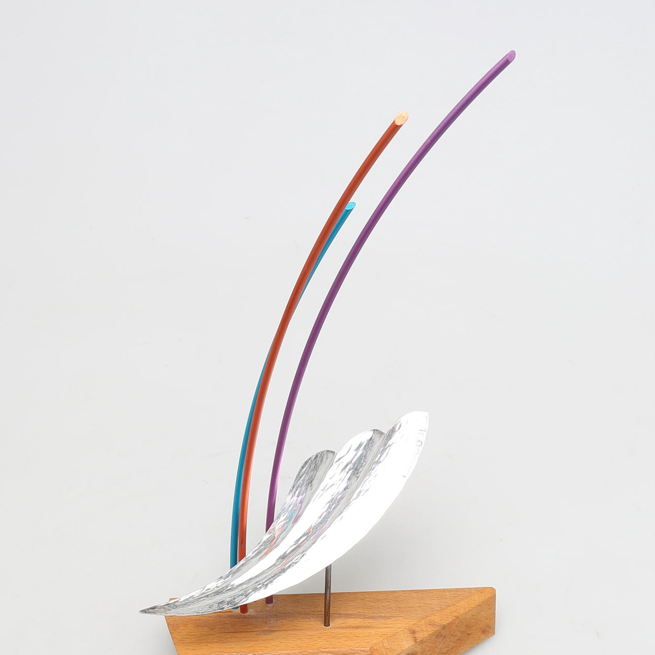 OWE JOHANSSON. Skulptur i sterlingsilver, aluminium, trä, Silversmedjan på Hven, Landskrona, 1989.