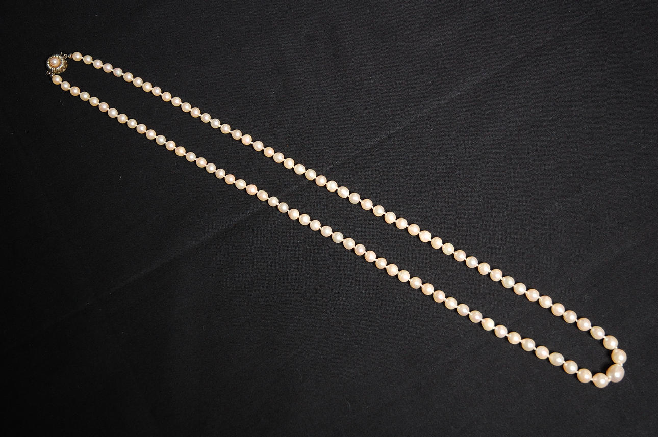 PÄRLCOLLIER, odlade barocka.