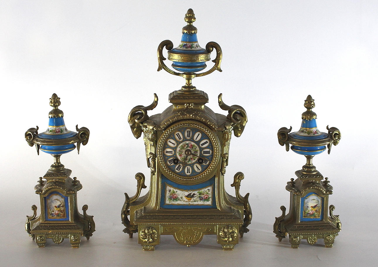 KLOCKSET, 3 delar, brons och porslin.