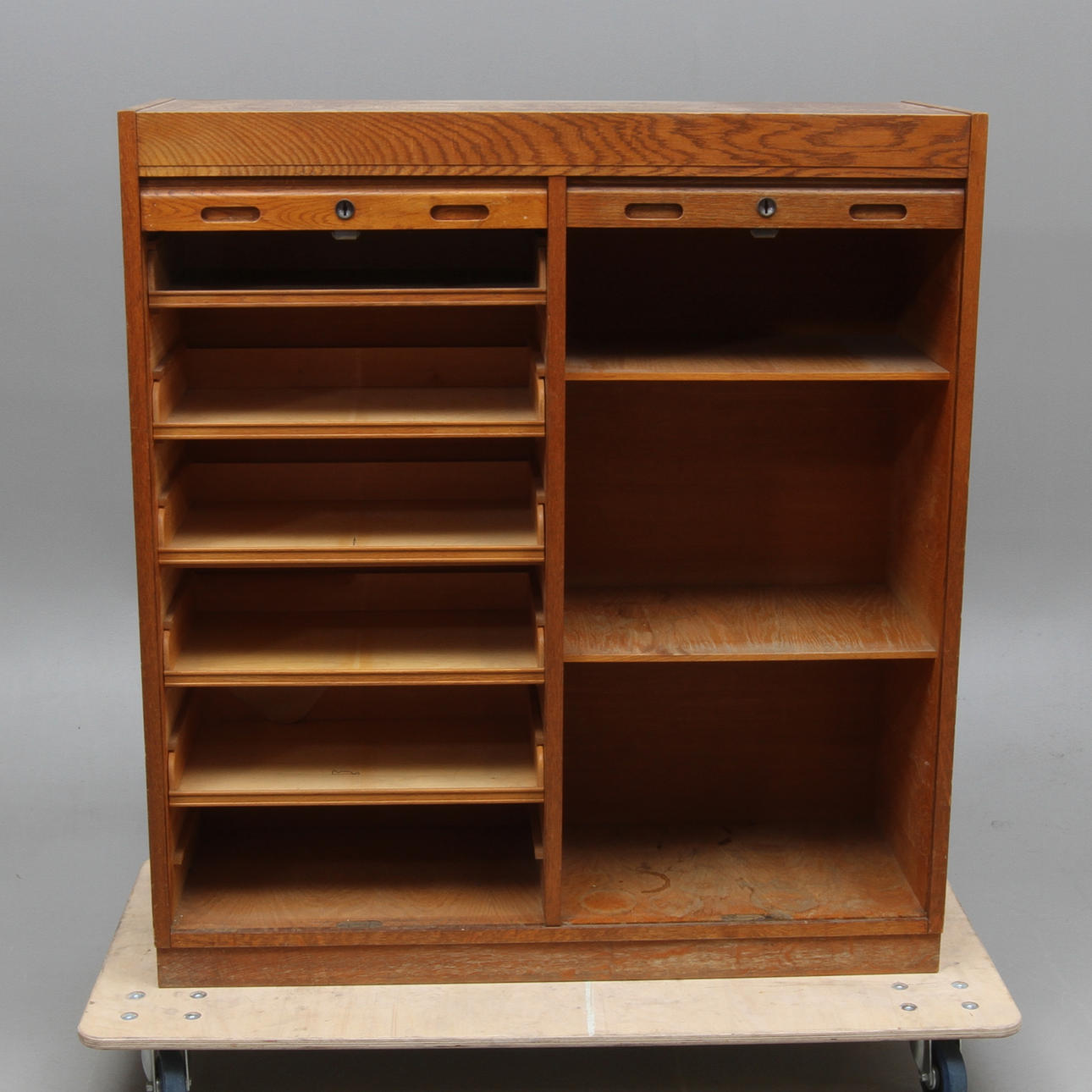 JALUSISKÅP, 1900-tal.