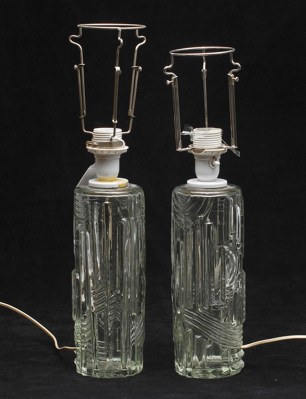 BORDSLAMPOR, ett par, glas, 1900-talets andra hälft.