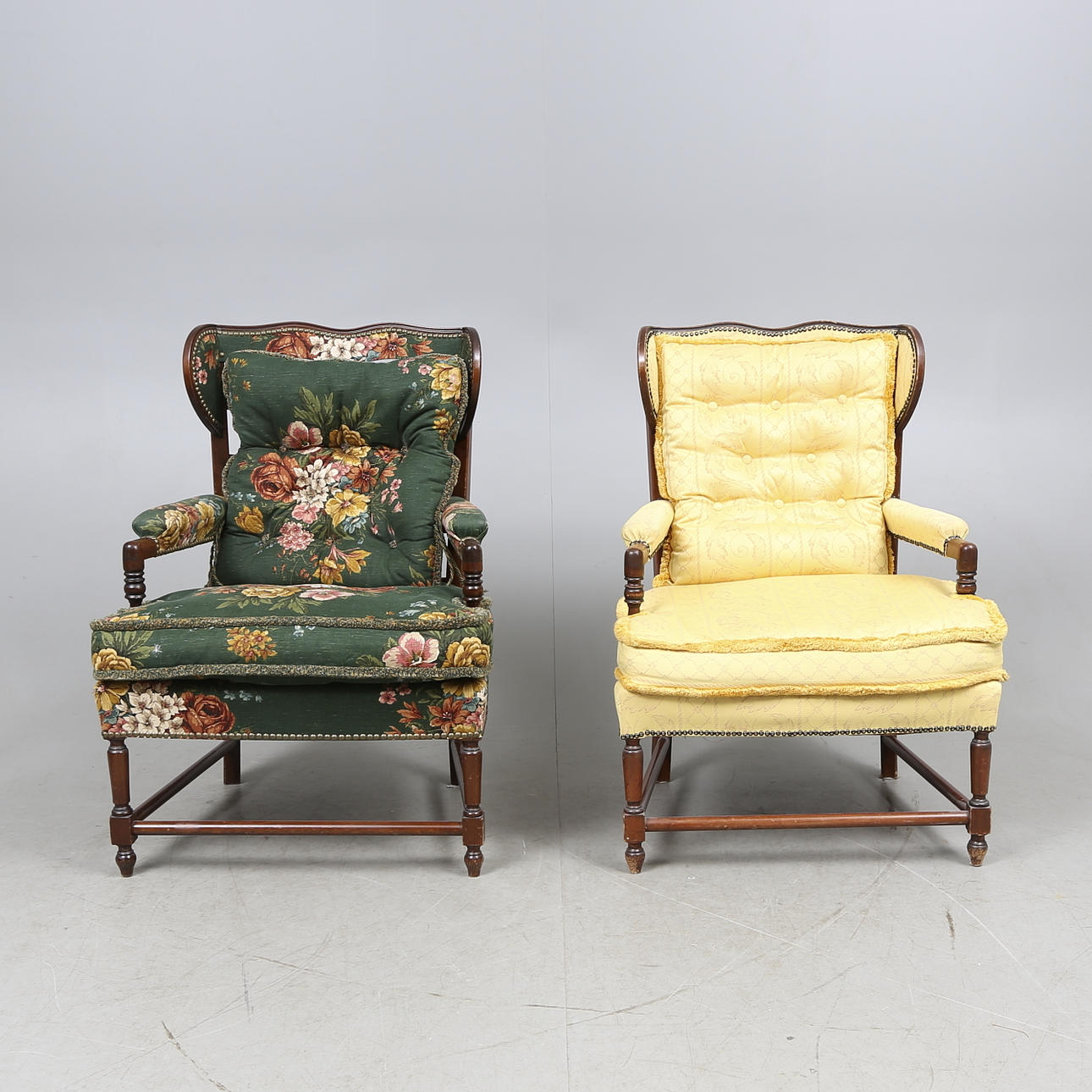 FÅTÖLJER, ett par, 1900-tal.