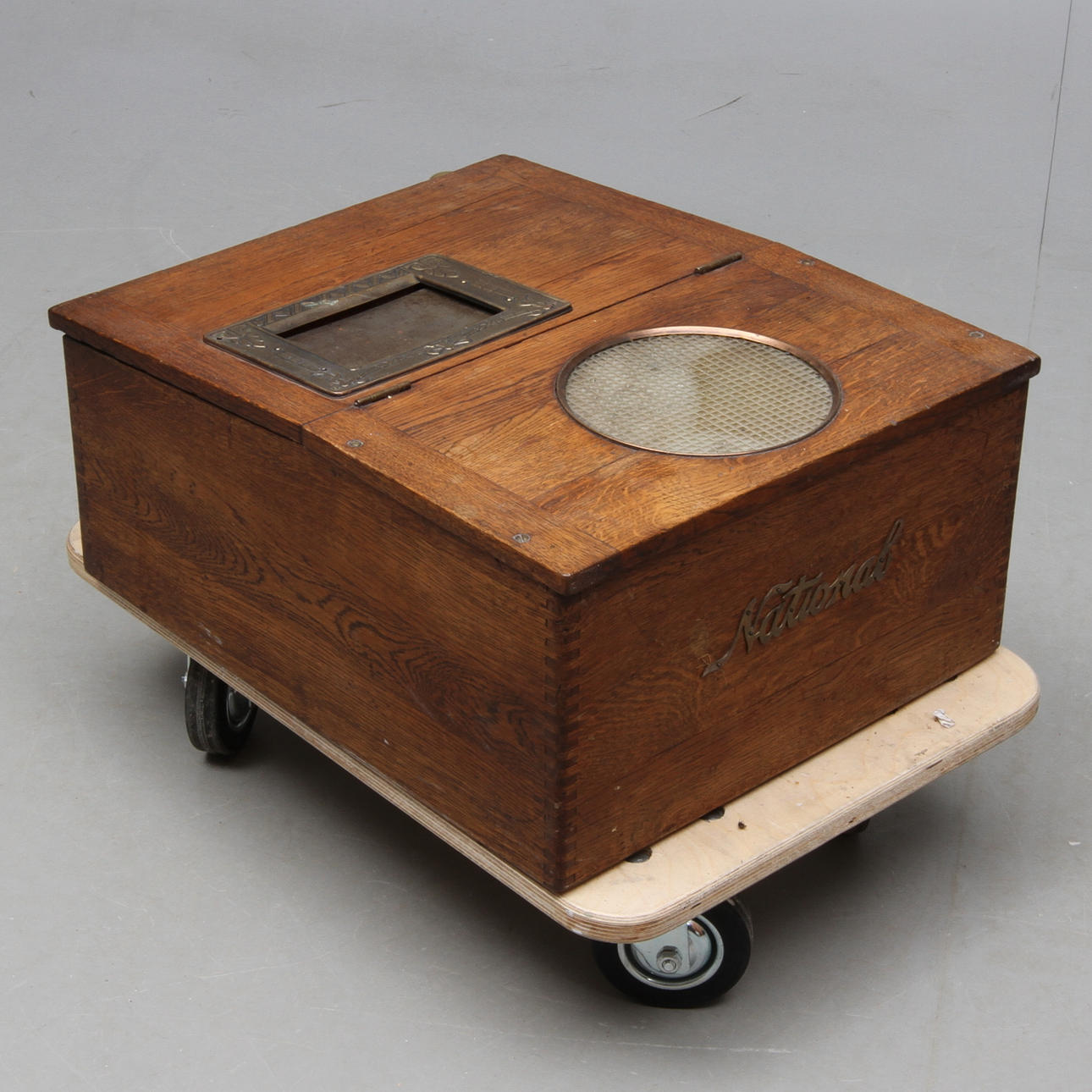 KASSALAITTEET, National.