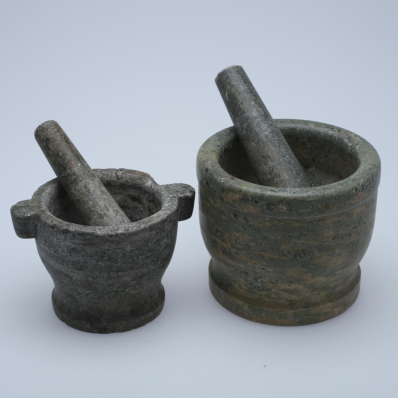 MORTLAR med stöt, 2 st, marmor, 18-1900-tal.