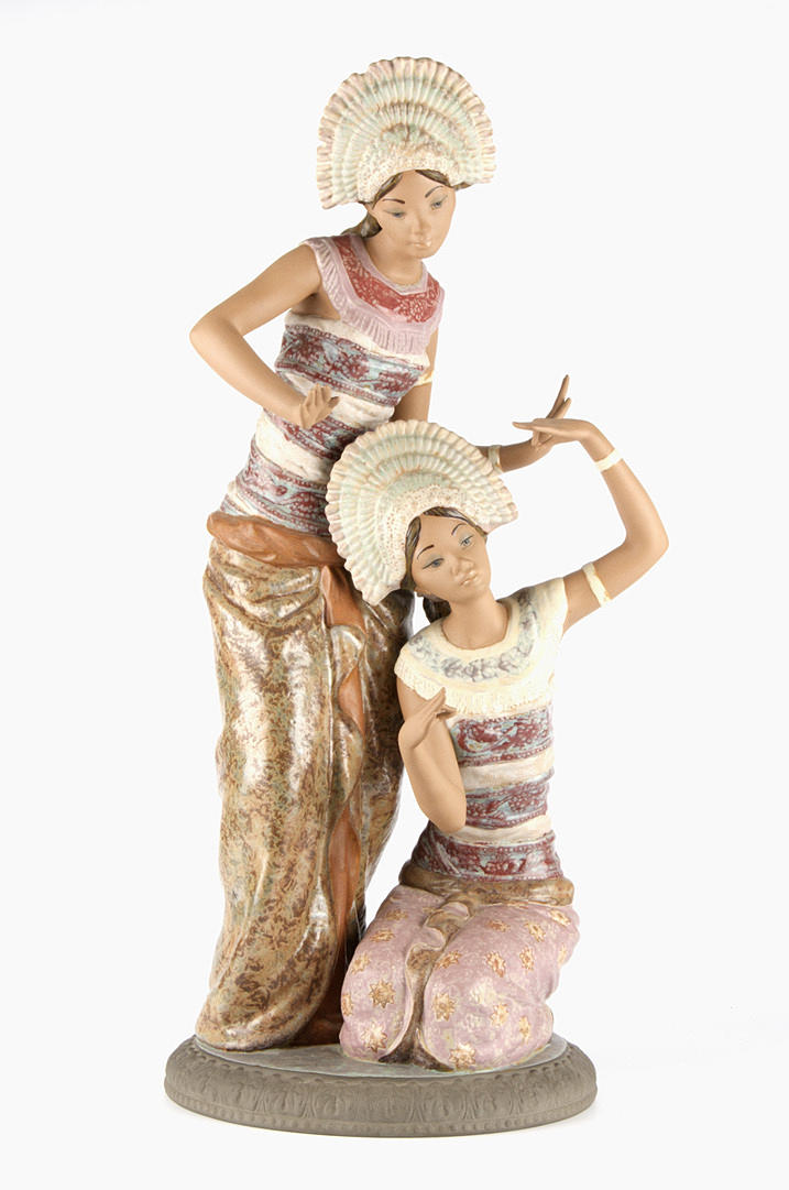 TVÅ THAILÄNDSKA DANSARE, Lladro Manufactory, Spanien. 1900-tal.