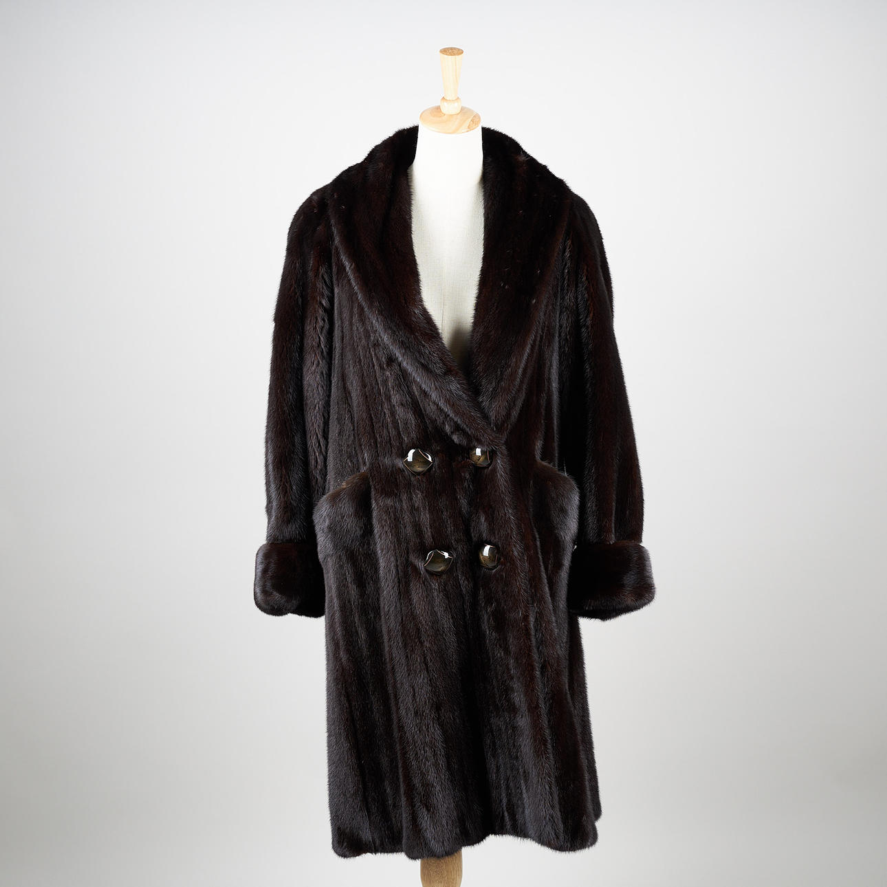 FUR COAT AND FUR HAT, mink.