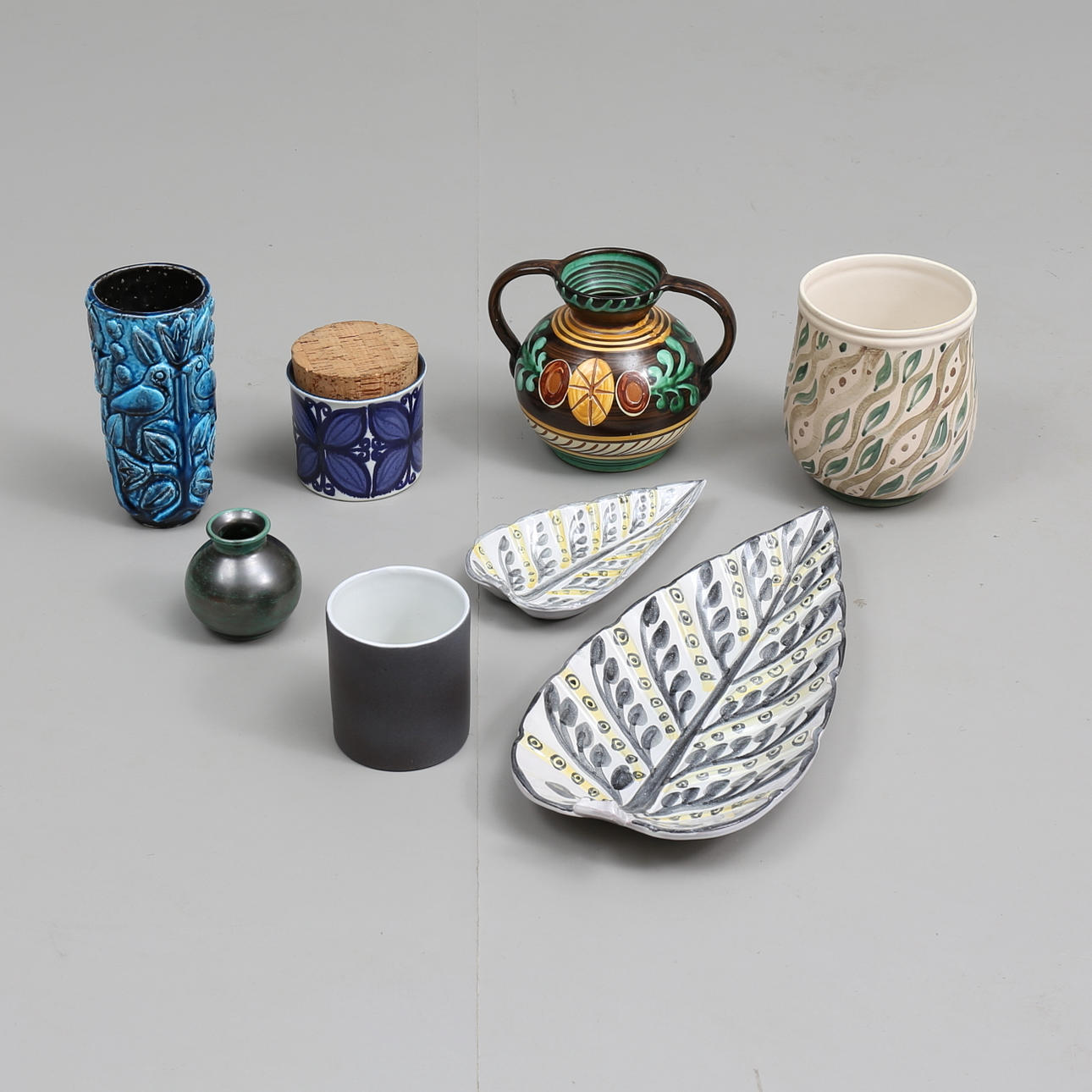 PARTI KERAMIK (8), bl.a Rörstrand, Arabia, Upsala-Ekeby m.m.