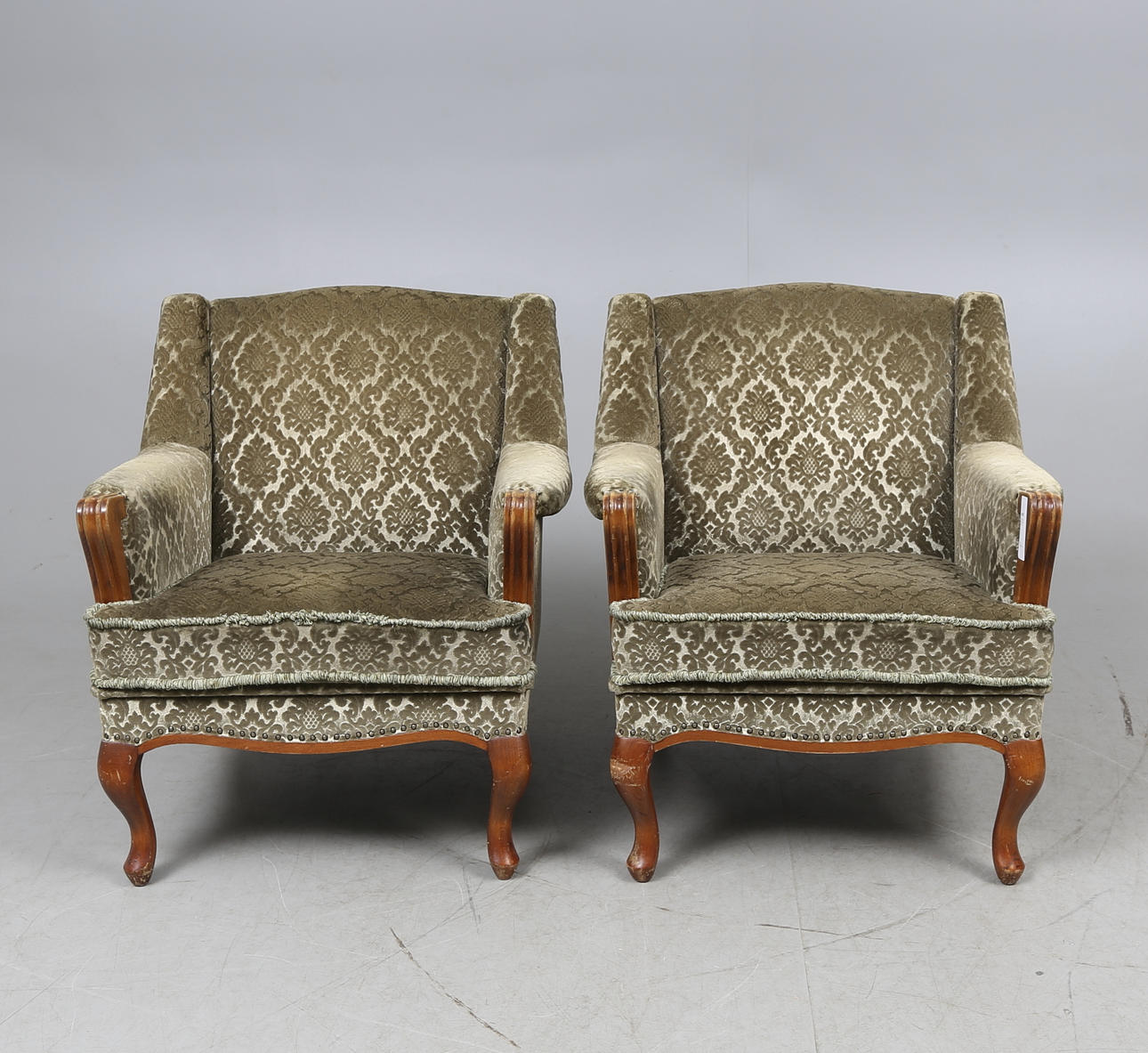 FÅTÖLJER, ett par, 1900-talets första hälft.