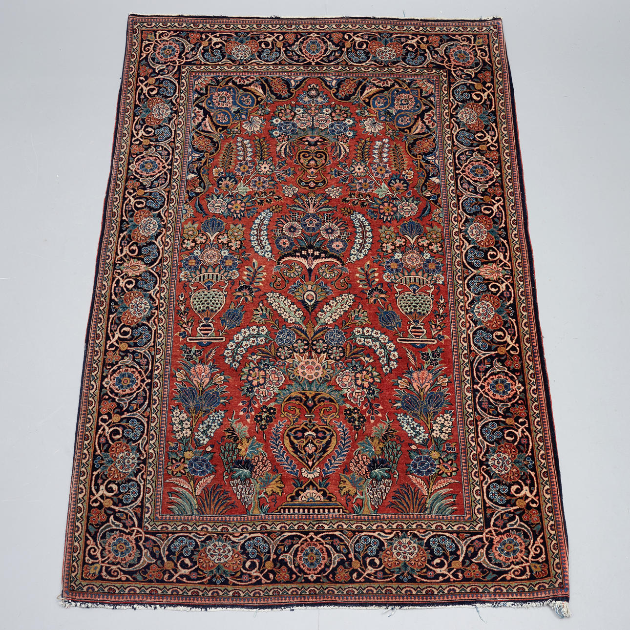 ORIENTALISCHER TEPPICH, Blumenmuster.