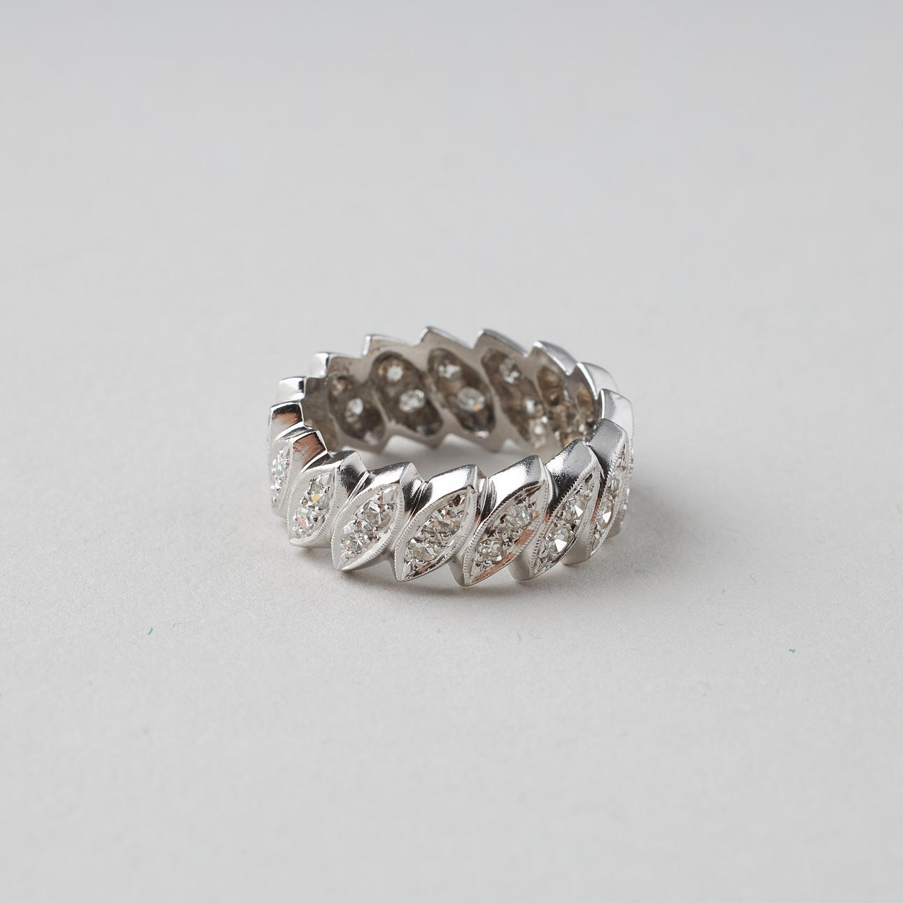 RING, åttkantslipade diamanter, 14K vitguld.