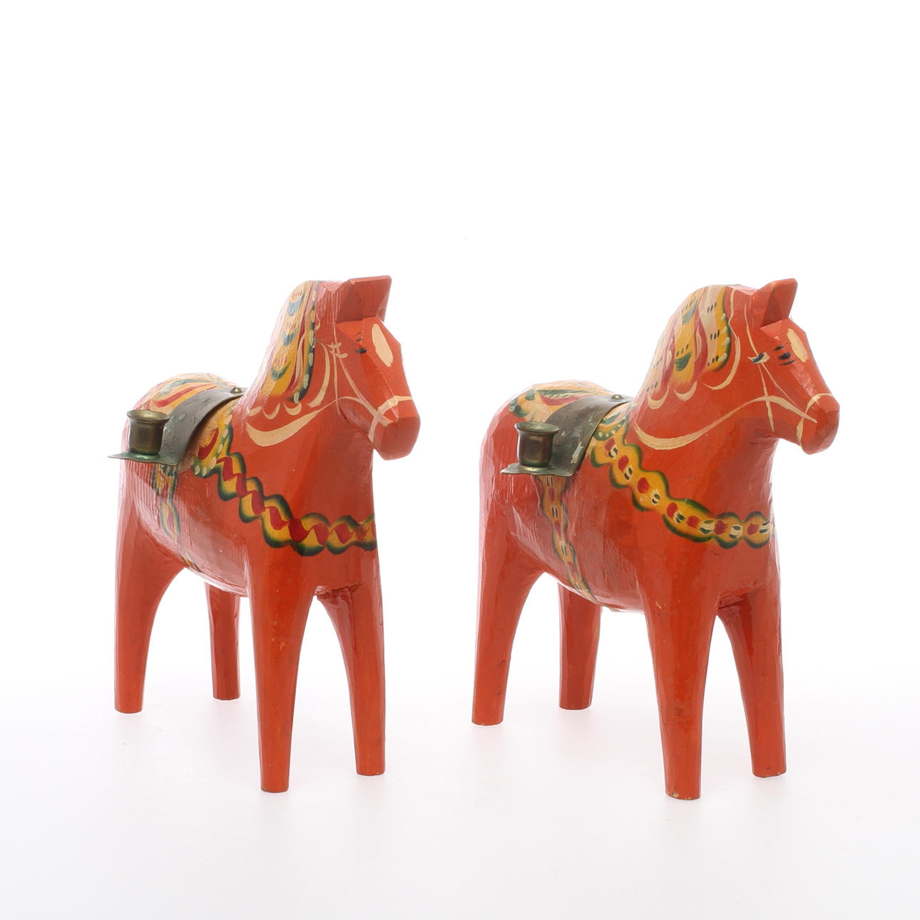 LJUSSTAKAR i form av dalahästar, 1 par, 1900-tal.