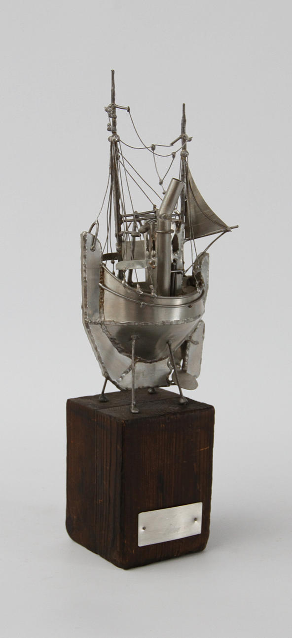 URBAN STRÖM. Väggrelief samt skulptur. "Trålare",.