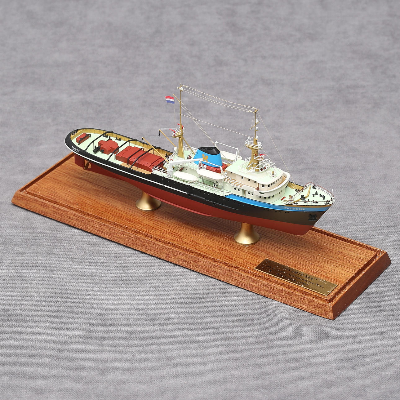SHIP MODEL, Classic Ship Collection, "BLACK ZEE".