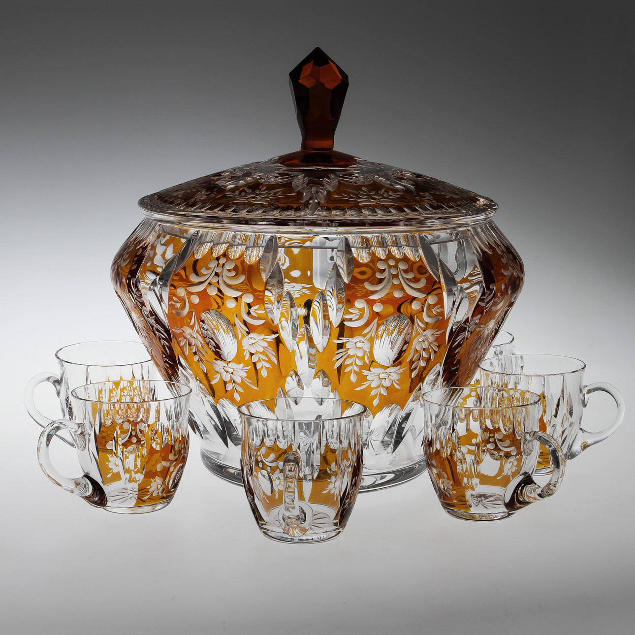 BÅLSKÅL samt 6 KOPPAR glas Böhmen, 18/1900-tal.