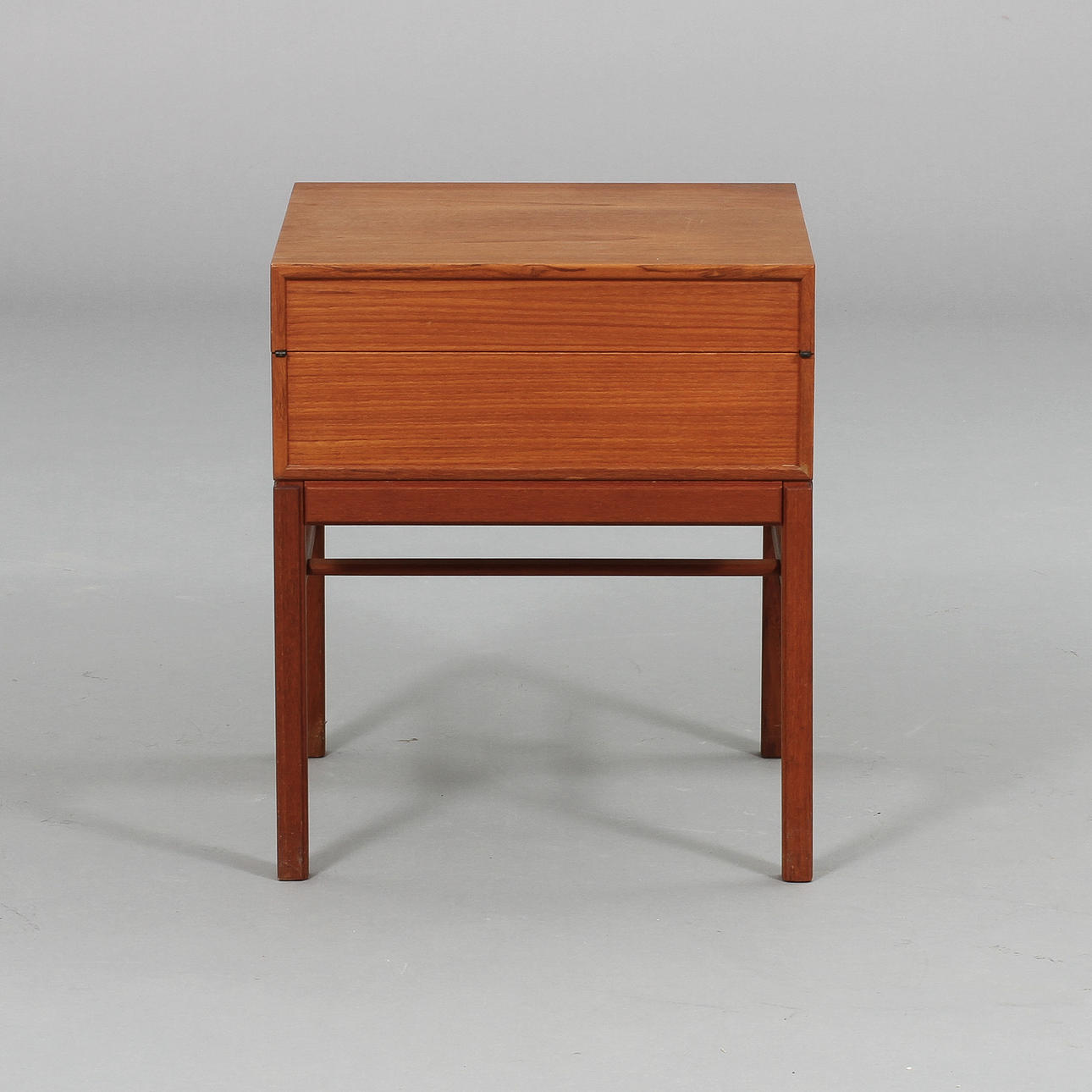 SCHATULL, på benställning, "Casino" teak, Tingströms, Bra Bohag.