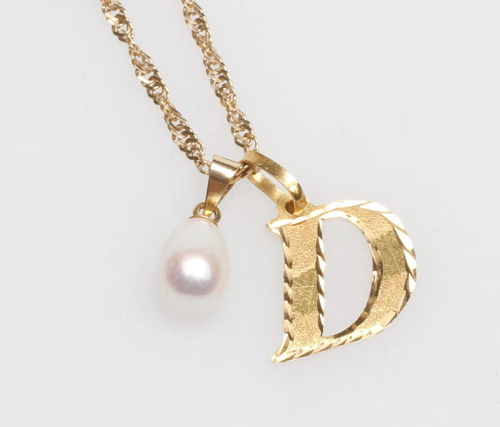 HALSKEDJA SAMT 2 ST HÄNGEN, 18-21k guld, vikt ca 5,2 gr.