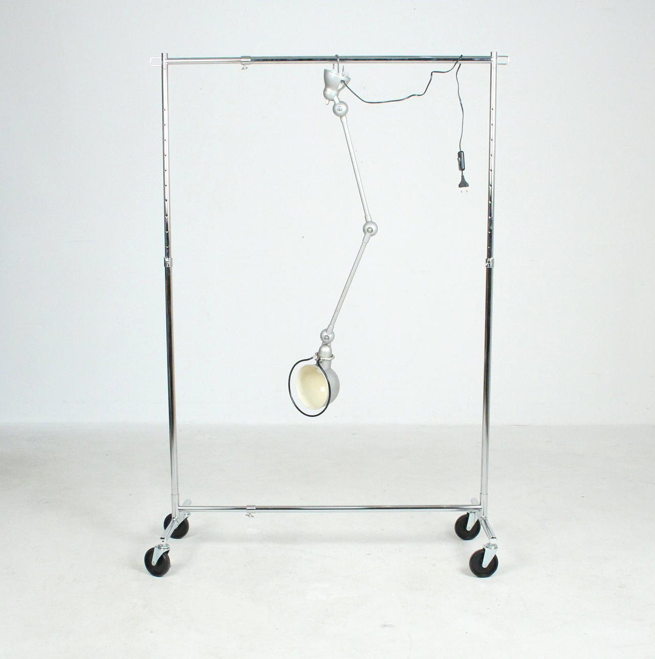 Jielde. Aplique de pared articulado.