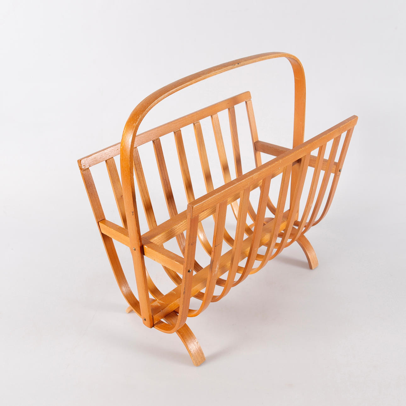 TIDNINGSKORG, trä, 1900-tal.