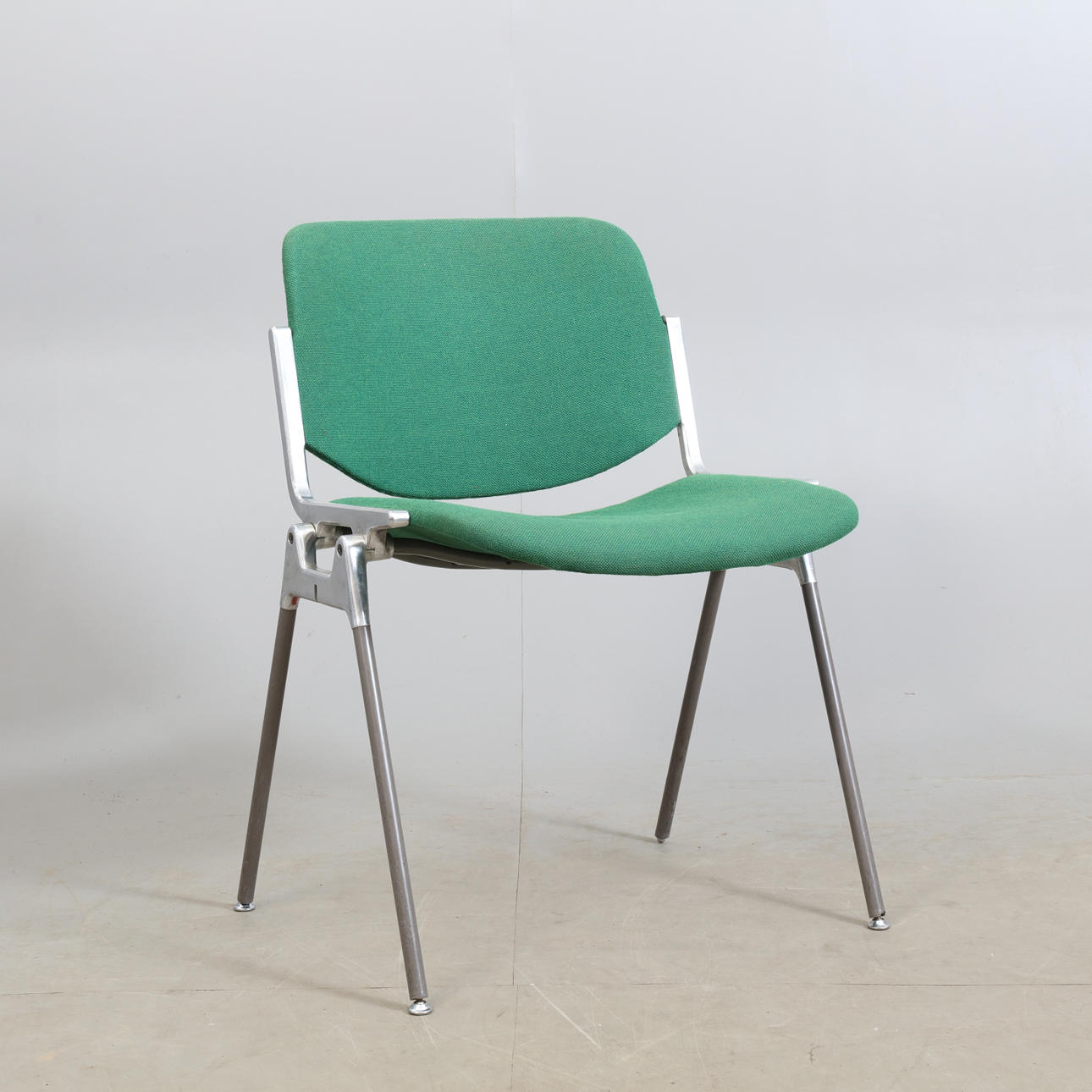 GIANCARLO PIRETTI. Stol, Castelli, Italien. Model DSC 106.