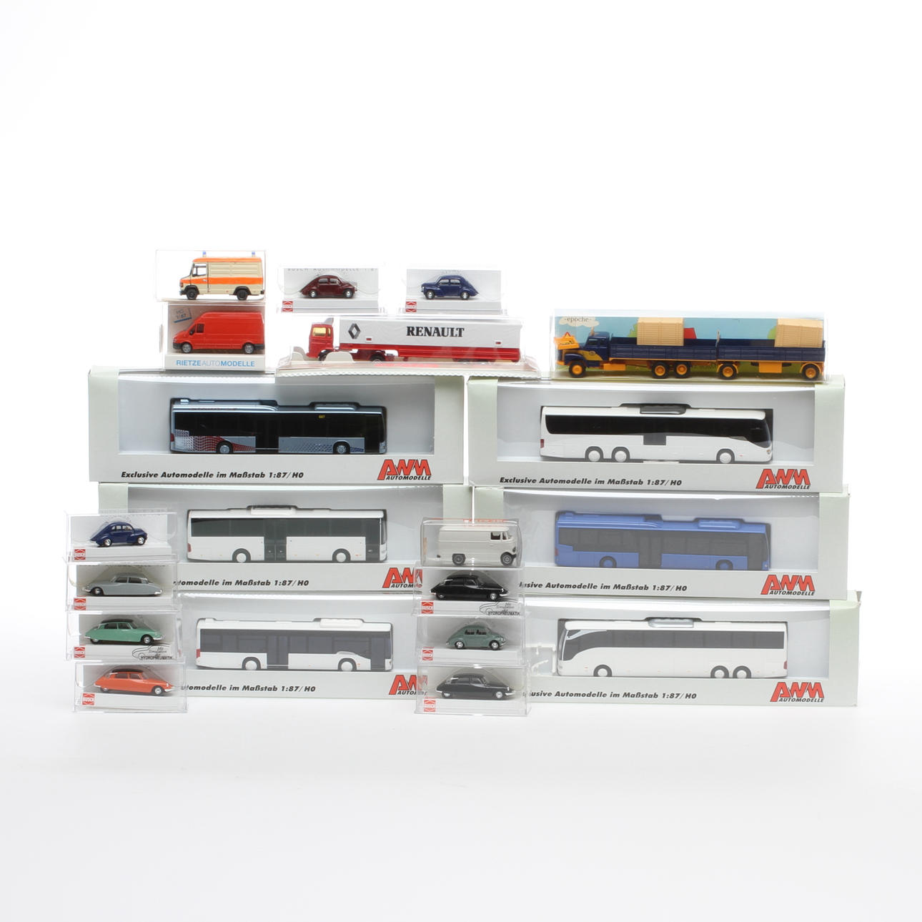 MODELLBILAR AWM, Wiking, Busch med flera. Cirka 20 stycken i originalkartonger.