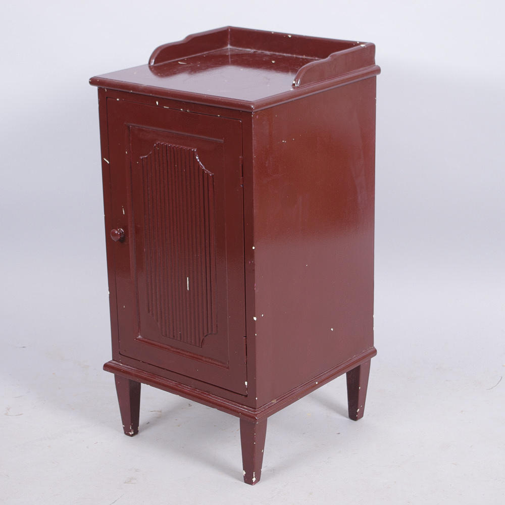 POTTSKÅP, brunmålat trä, gustaviansk stil, tidigt 1900-tal.