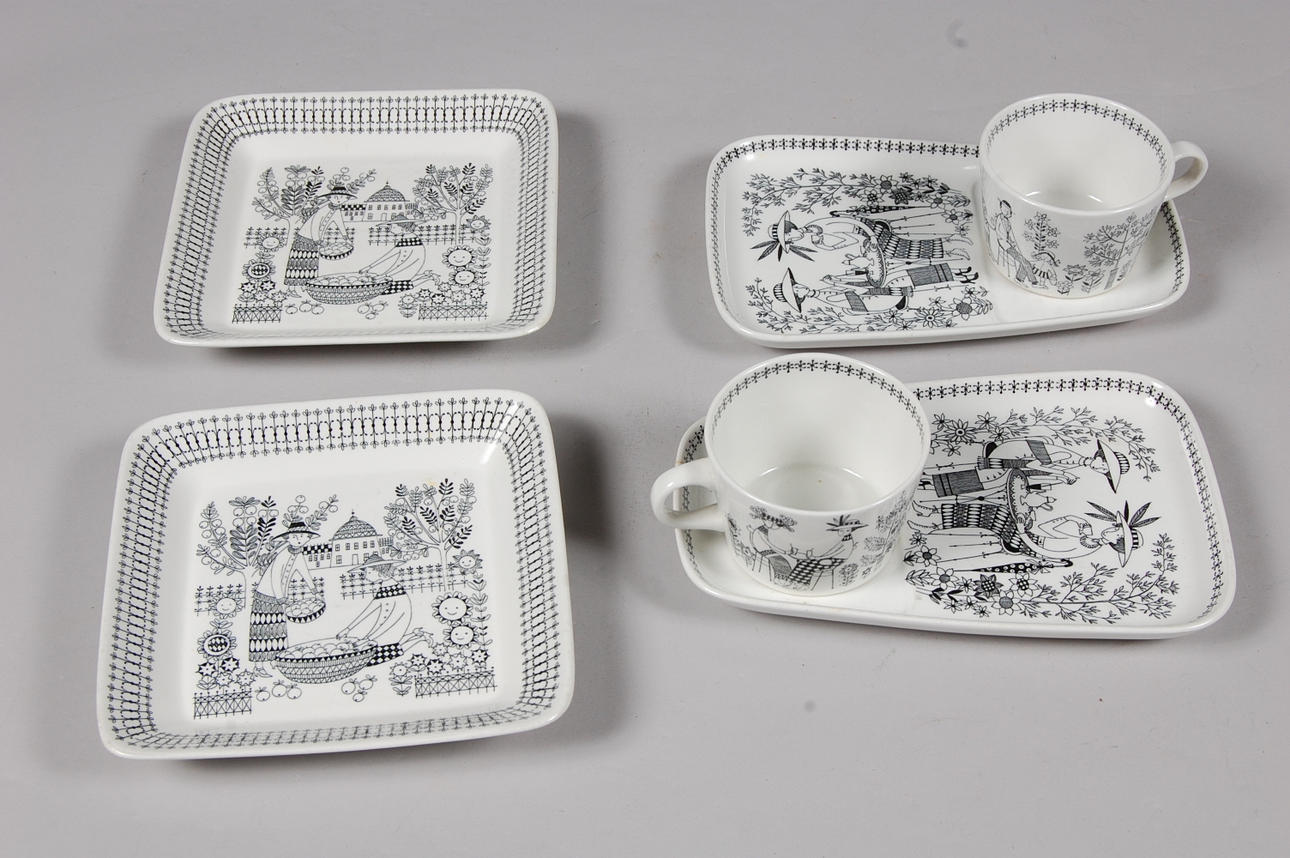 FRUKOST PORSLIN, 1 par, Arabia, " Emilia" Raija Uosikkinen 1950-tal.