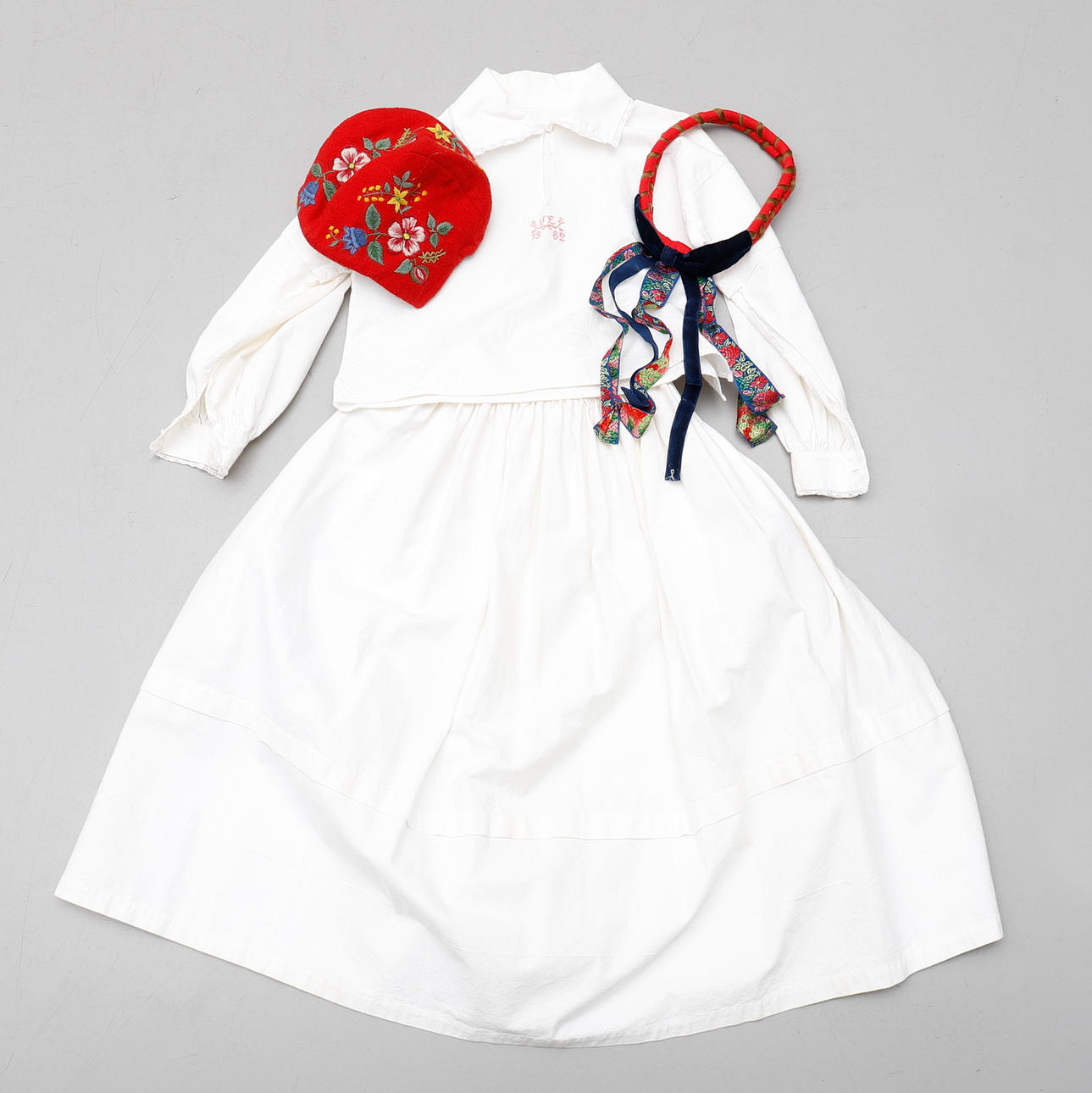 ERNTEKISTE FÜR KINDER, TORNA HÄRAD.