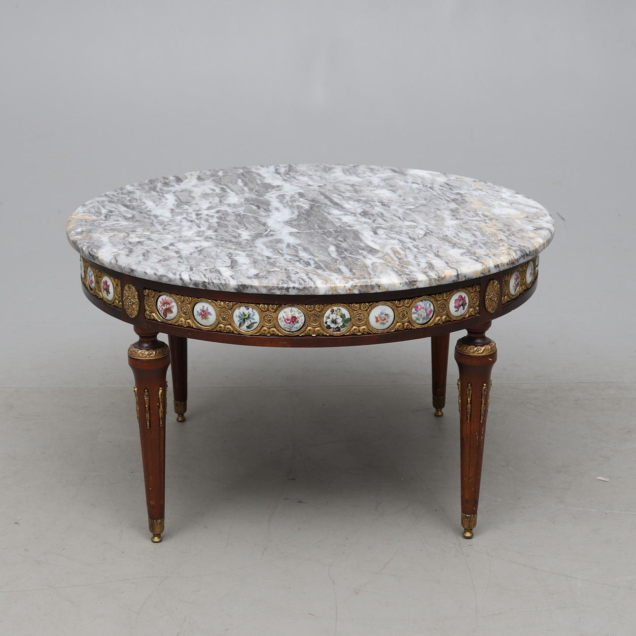 COFFEE TABLE, Louis XVI style, 20th century.