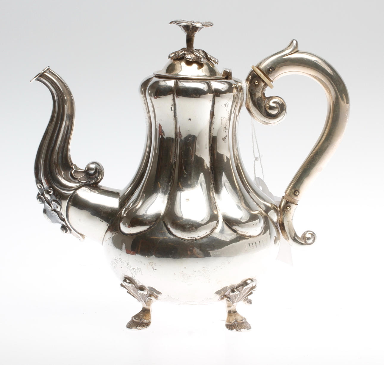 KANNA, silver, rokokostil, Lars Larsson & Co. Göteborg 1857, total vikt ca. 361,7 gram.