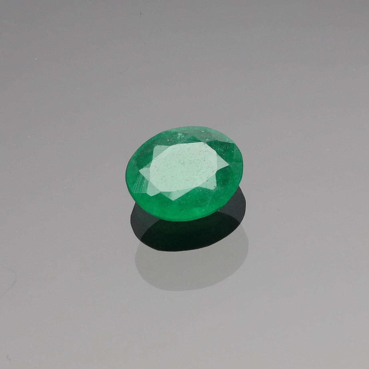 ESMERALDA 3,72 kilates con certificado.