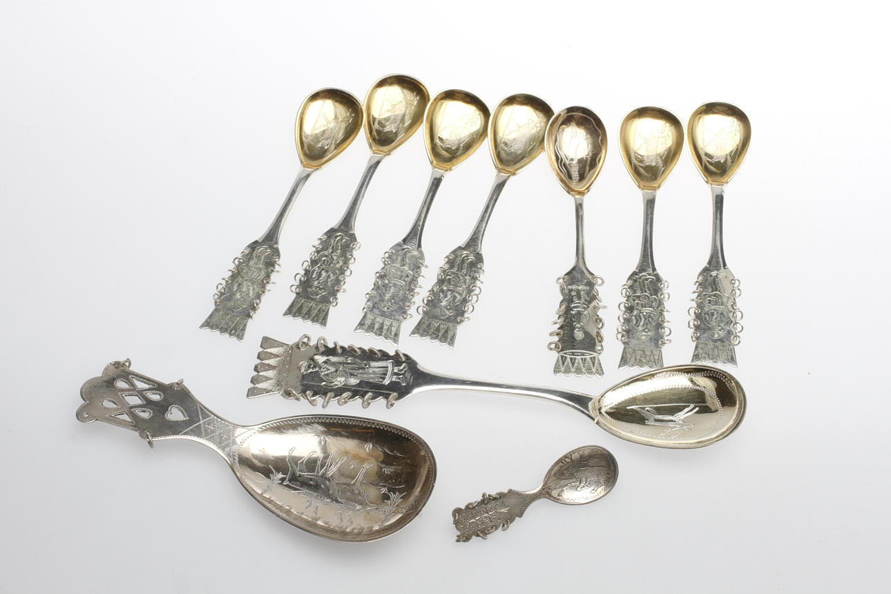 SKEDAR, 7+1+1+1 st, silver, bland annat K&EC, vikt ca. 158 gram.