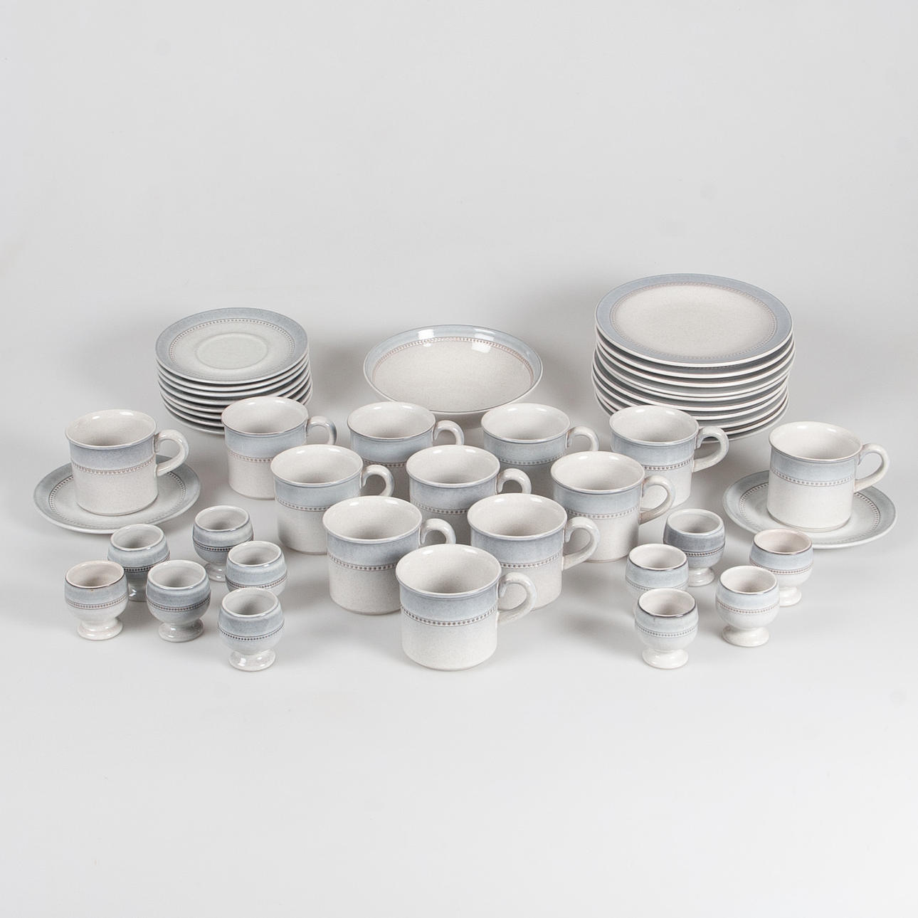 SERVIS. Servisdelar, Höganäs "Savoy" 44 delar.