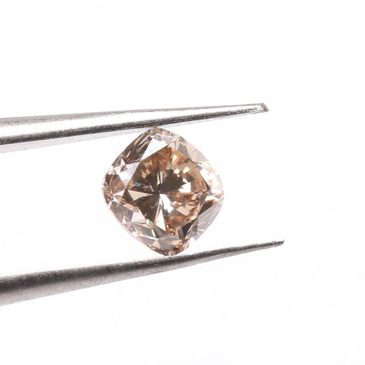 DIAMOND, unframed, pillow cut, tot. 0.52 ct.