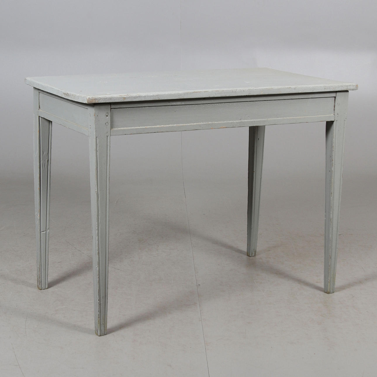 TABLE, painted wood, commoner, late 19th century. Furniture - Tables ...