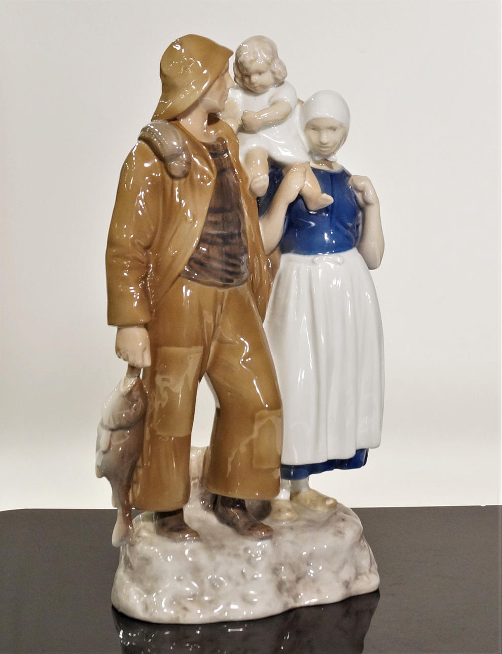 AXEL LOCHNER. figurine, porcelain, Bing & Gröndahl, Denmark