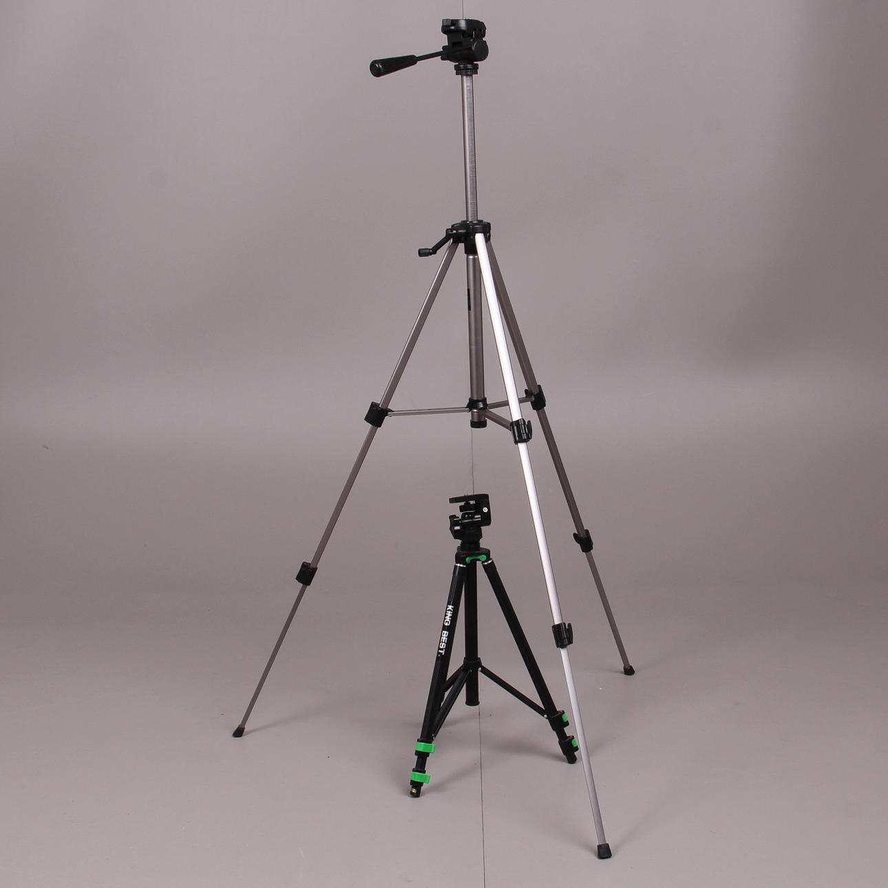 KAMERASTATIV, 2 st. delvis King Best, samtida.