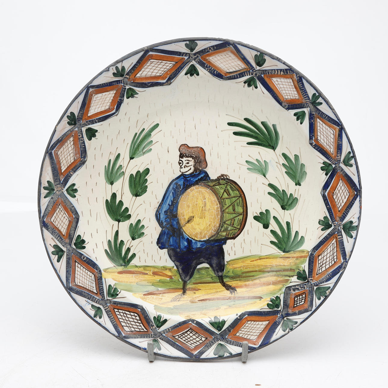 Levantinisches Teller aus dem 18. Jahrhundert.