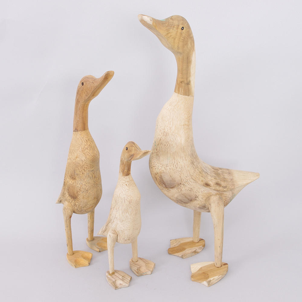 SKULPTURER, 3 stycken, gäss, trä.