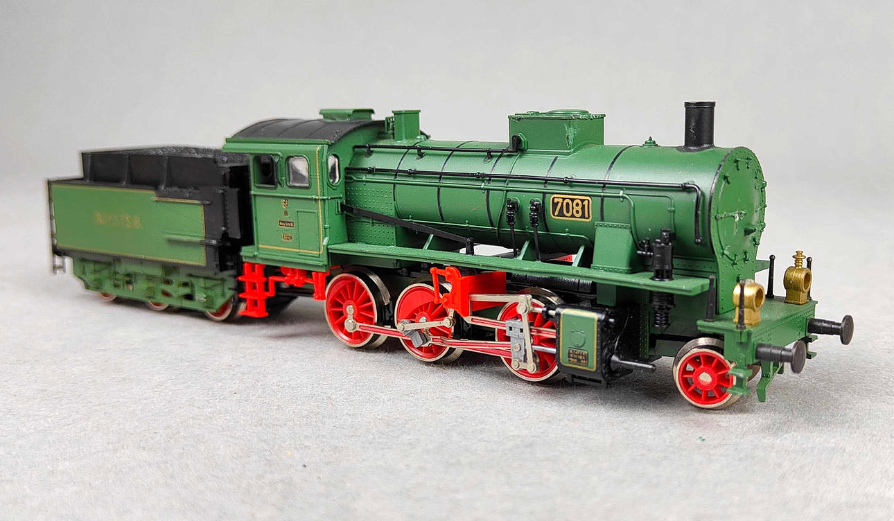 TRIX DAMPLOKOMOTIV 2426 H0.